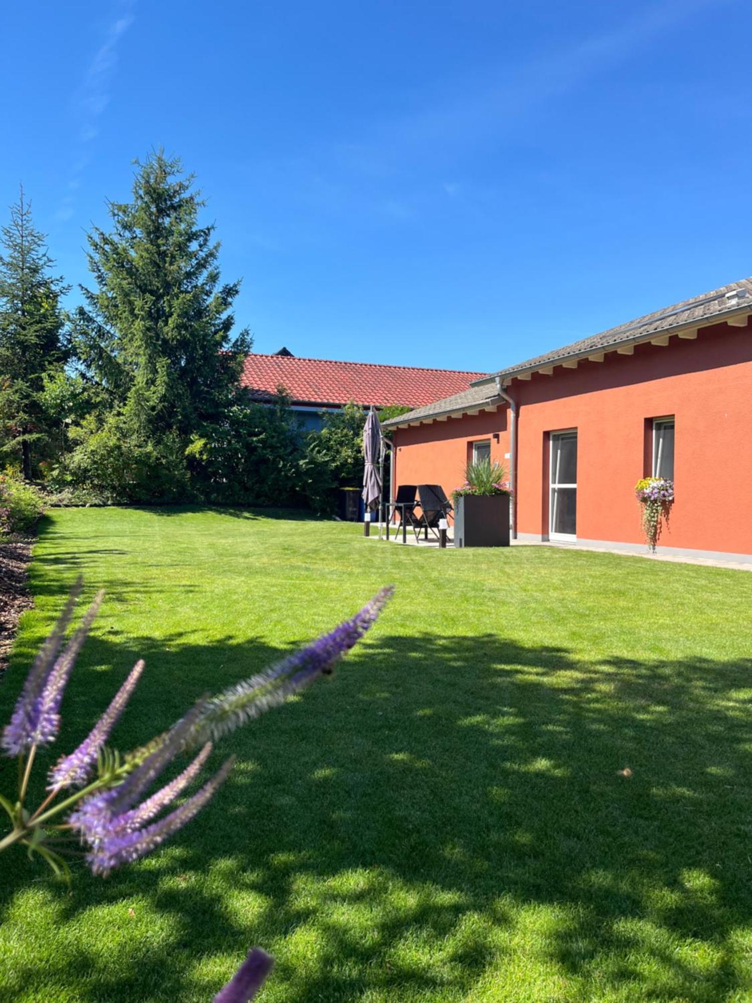 Neu Sanierte Wohnung Fuer 2-4 P Eschwege Exterior photo